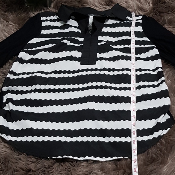 Kensie Black White Chevron 3/4 Sleeves Blouse - Picture 3 of 6